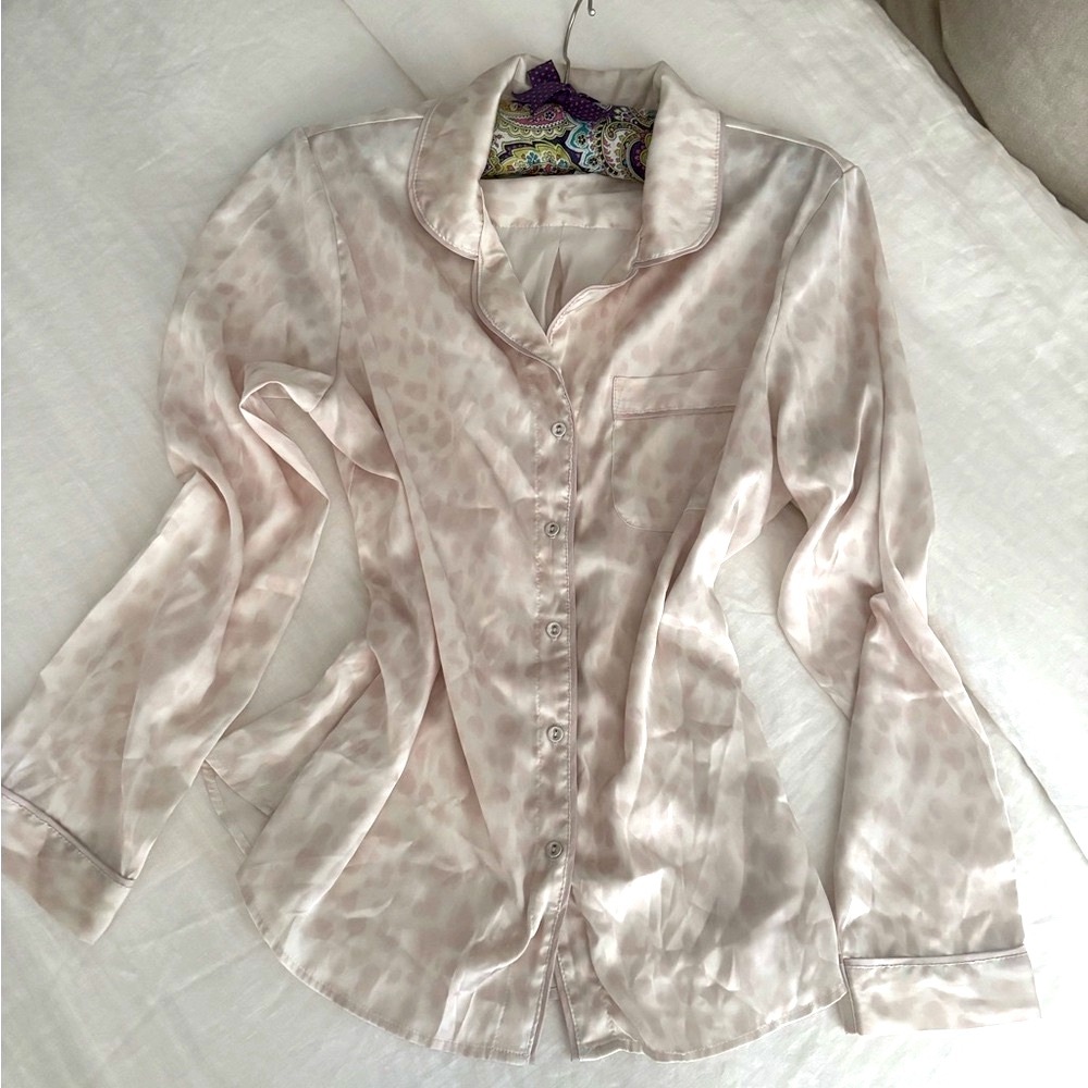 🌿💕 Stars Above Leopard Ivory Satin Sleep Shirt Short Set